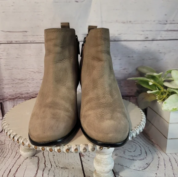 Cole Haan Chesney "Greystone Leather" Taupe Leather Ankle Bootie Size 8.5B - Picture 7 of 13